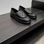 New high-quality classic flip-top metal buckle single loafers for women